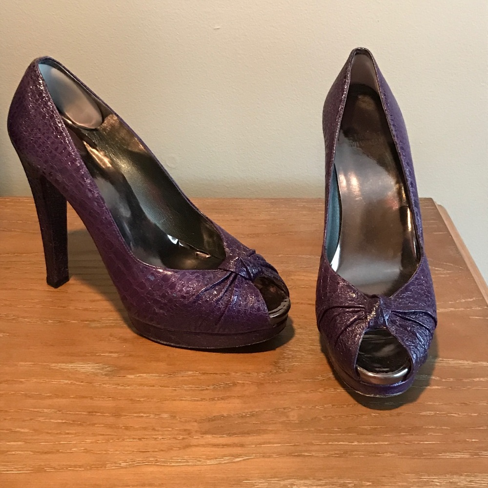 Stuart Weitzman Tuck Tuck.